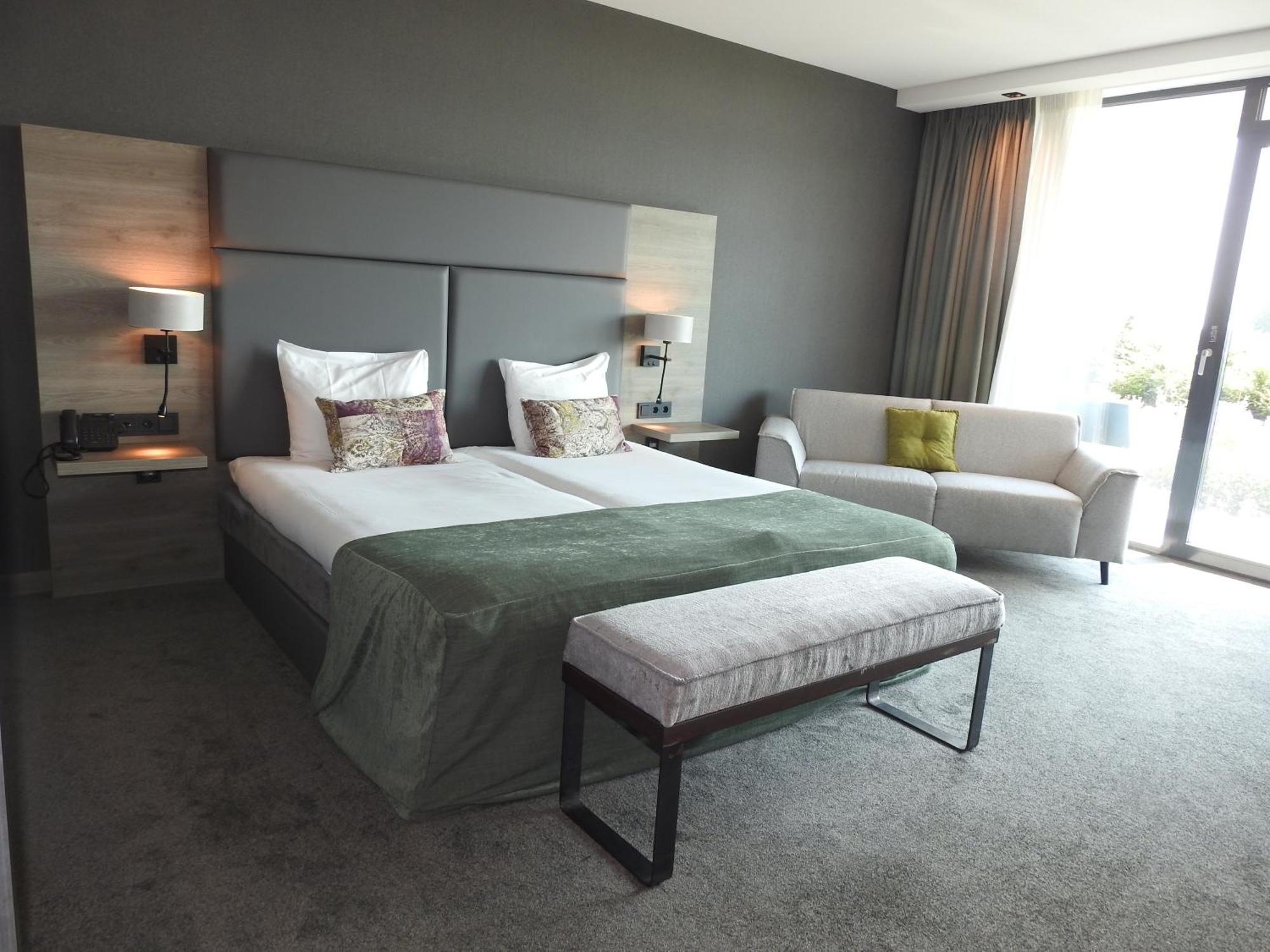 Van Der Valk Hotel Leeuwarden Kültér fotó